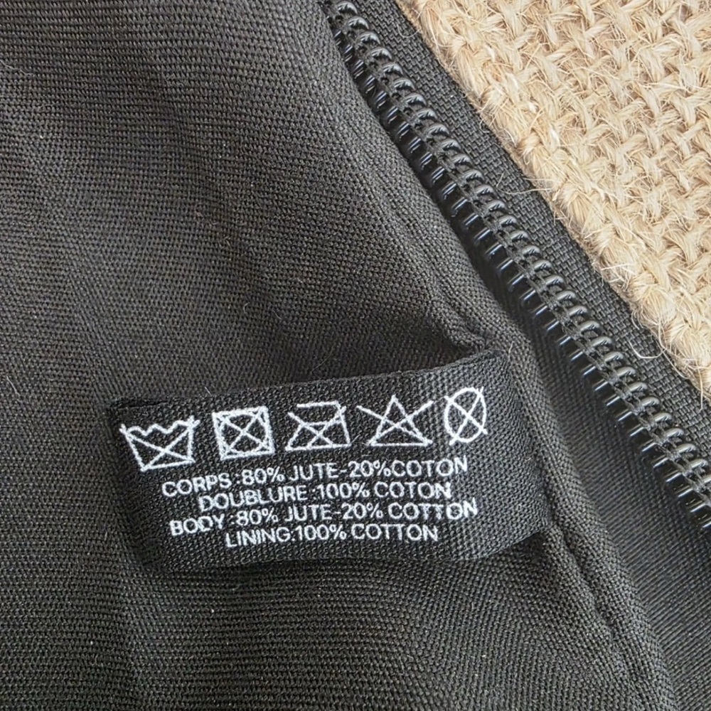 Chanel Beaute Alaplage Jute Pouch with Black Embroidered CC Logo. New in Box. - Picture 6 of 6